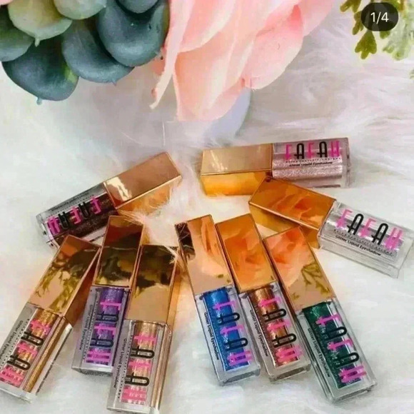 ✨ 1 Glitter Liquid Eyeshadow (Cruelty Free & Vegan 🌱) - Picture 9 of 16